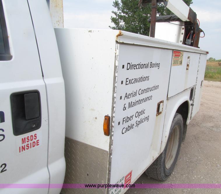 image for item D7464 2002 Ford F450 XL Super Duty bucket truck