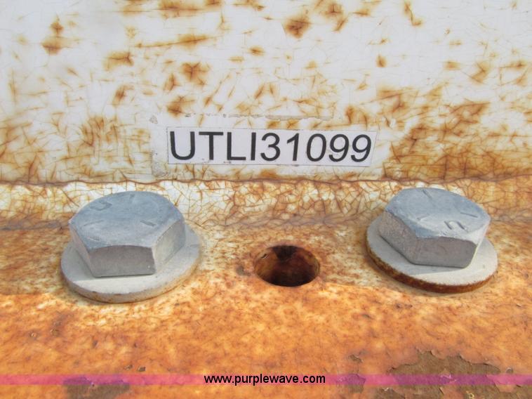 image for item D7464 2002 Ford F450 XL Super Duty bucket truck