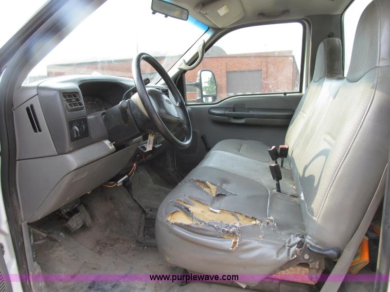 image for item D7464 2002 Ford F450 XL Super Duty bucket truck