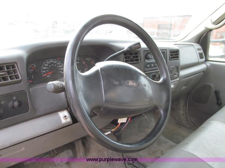 image for item D7464 2002 Ford F450 XL Super Duty bucket truck