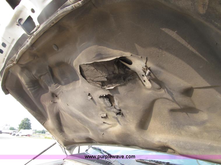 image for item D7464 2002 Ford F450 XL Super Duty bucket truck