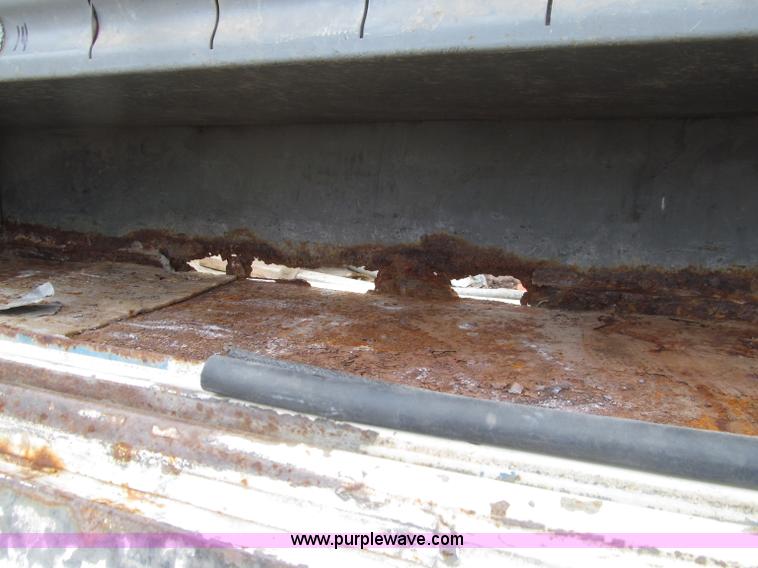 image for item D7465 2006 Chevrolet C6500 bucket truck