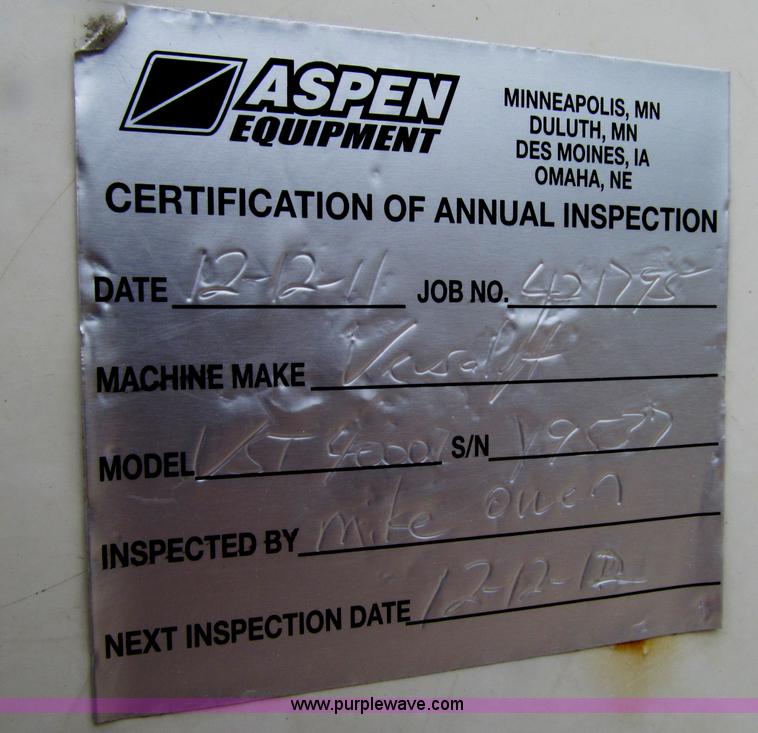 image for item D7465 2006 Chevrolet C6500 bucket truck