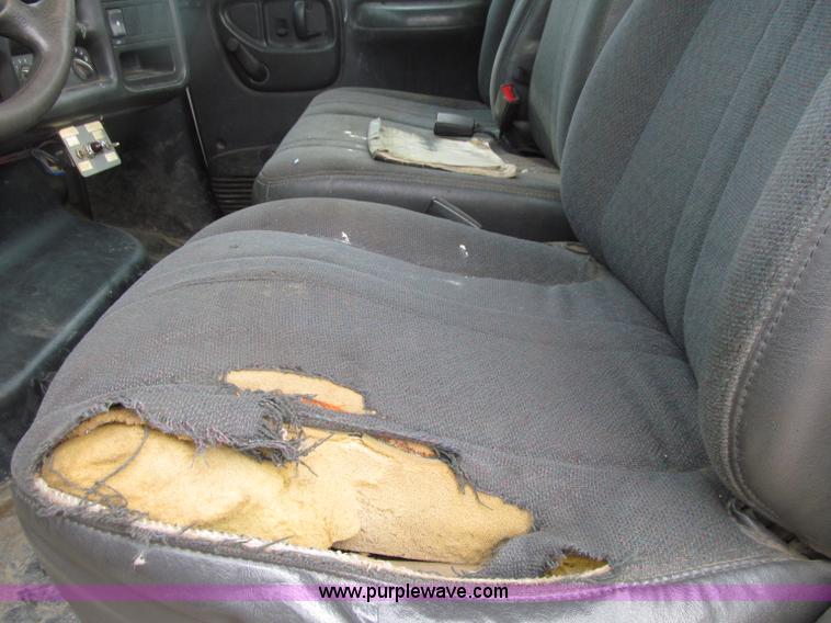 image for item D7465 2006 Chevrolet C6500 bucket truck