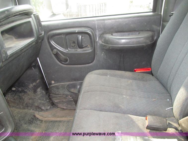 image for item D7465 2006 Chevrolet C6500 bucket truck