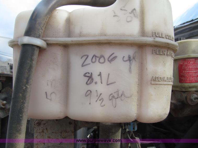 image for item D7465 2006 Chevrolet C6500 bucket truck