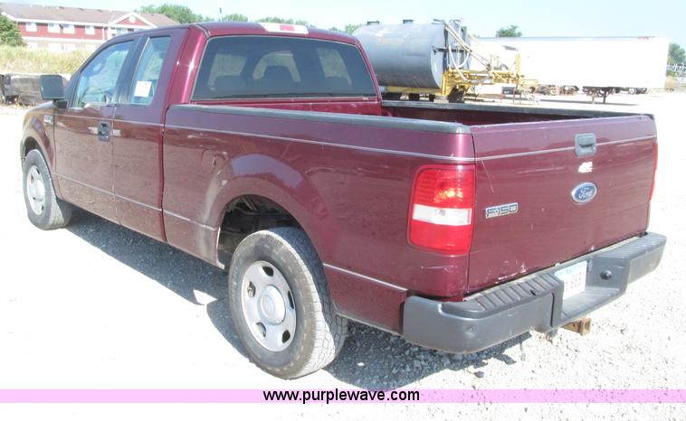 image for item D7473 2005 Ford F150 XL SuperCab pickup truck