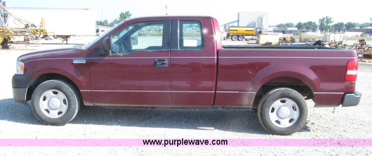 image for item D7473 2005 Ford F150 XL SuperCab pickup truck