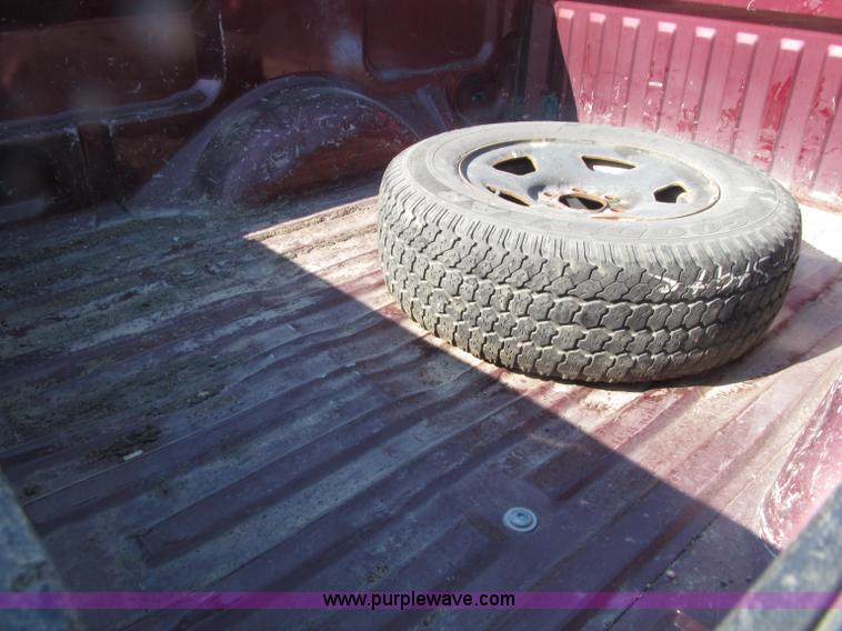 image for item D7473 2005 Ford F150 XL SuperCab pickup truck