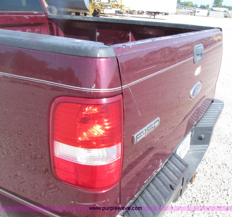 image for item D7473 2005 Ford F150 XL SuperCab pickup truck