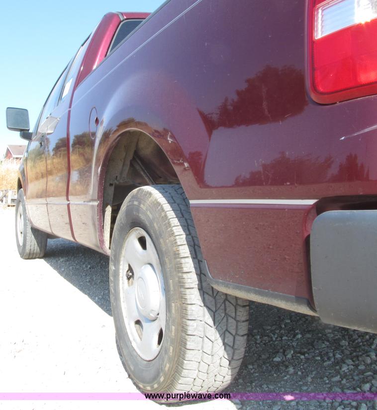 image for item D7473 2005 Ford F150 XL SuperCab pickup truck