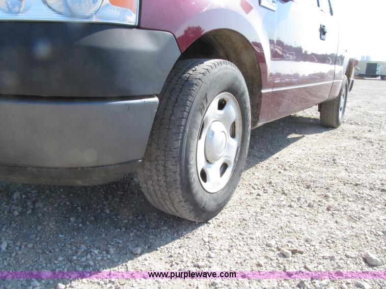 image for item D7473 2005 Ford F150 XL SuperCab pickup truck
