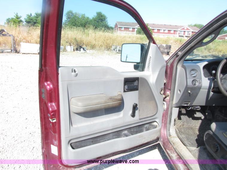 image for item D7473 2005 Ford F150 XL SuperCab pickup truck