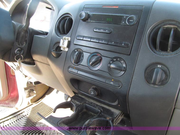 image for item D7473 2005 Ford F150 XL SuperCab pickup truck