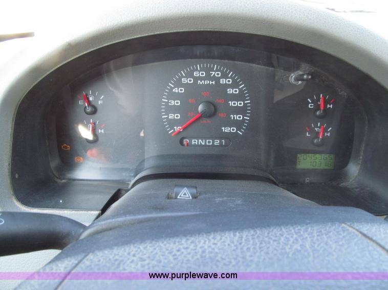 image for item D7473 2005 Ford F150 XL SuperCab pickup truck