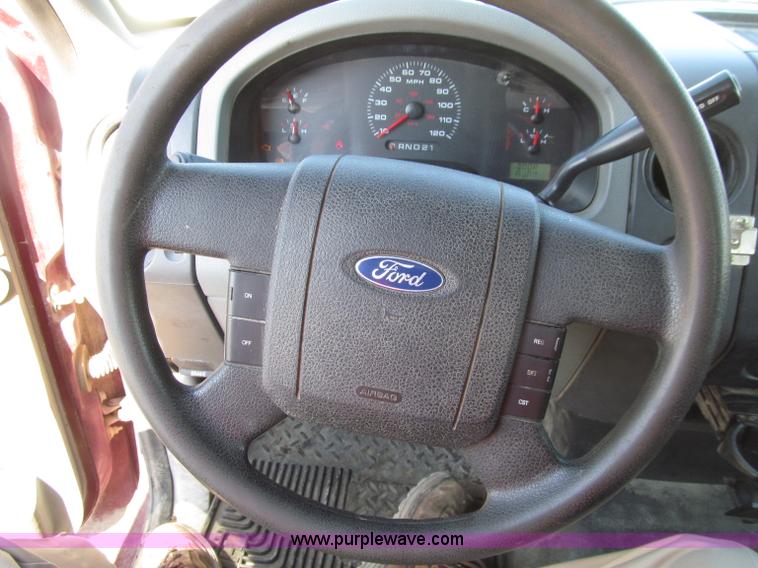 image for item D7473 2005 Ford F150 XL SuperCab pickup truck