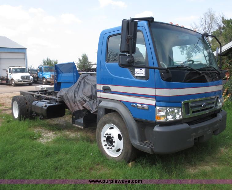 image for item F6652 2007 Ford F450 truck cab and chassis