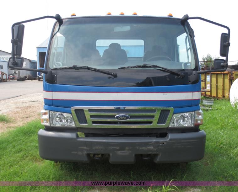 image for item F6652 2007 Ford F450 truck cab and chassis