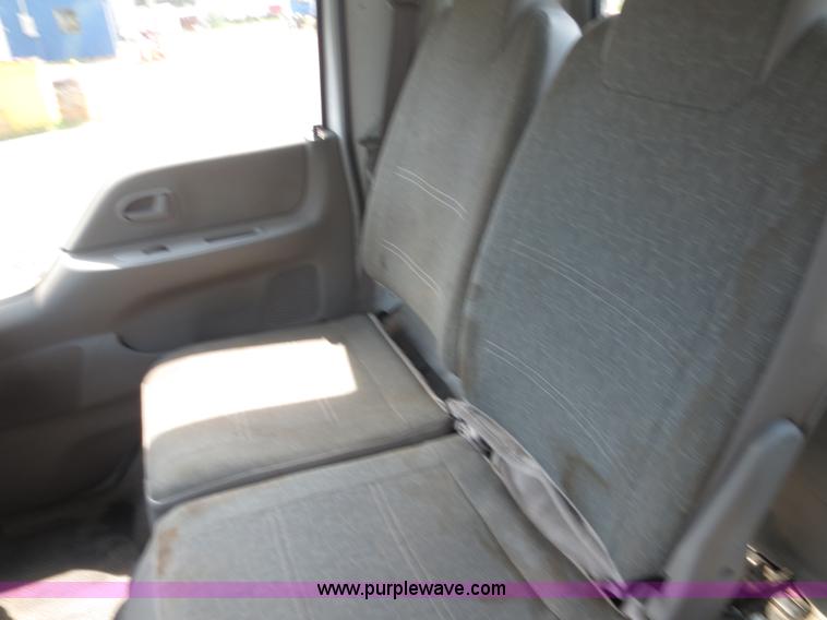 image for item F6652 2007 Ford F450 truck cab and chassis