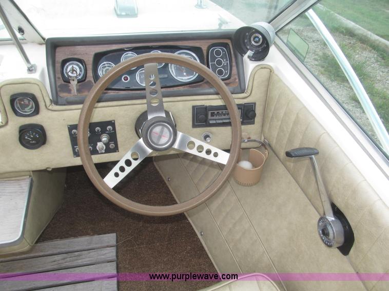 image for item F7089 1973 Delta 22' ski boat