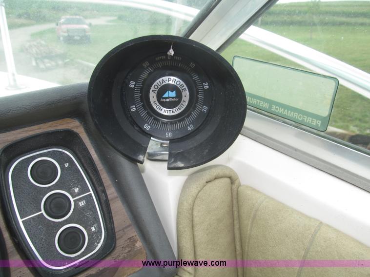 image for item F7089 1973 Delta 22' ski boat