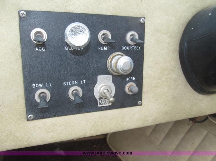 image for item F7089 1973 Delta 22' ski boat