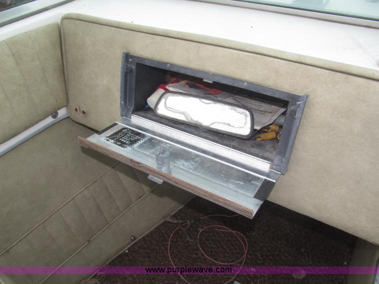 image for item F7089 1973 Delta 22' ski boat