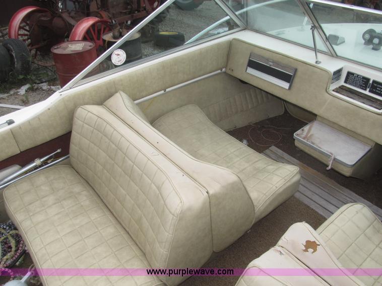 image for item F7089 1973 Delta 22' ski boat