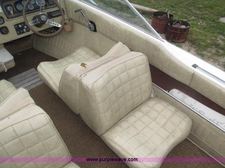 image for item F7089 1973 Delta 22' ski boat