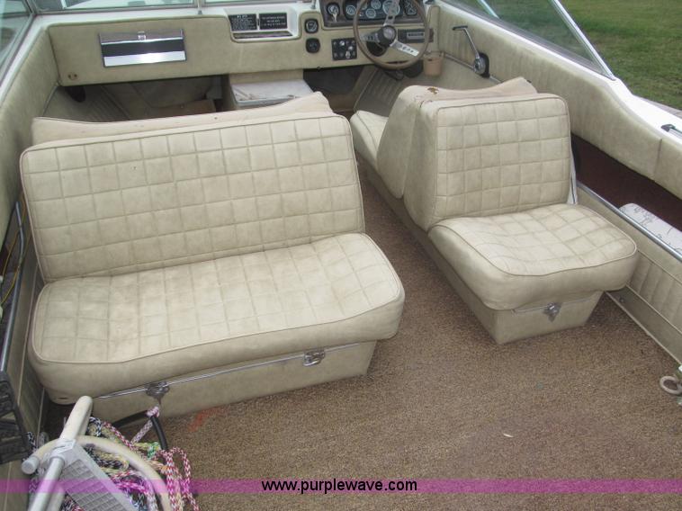 image for item F7089 1973 Delta 22' ski boat