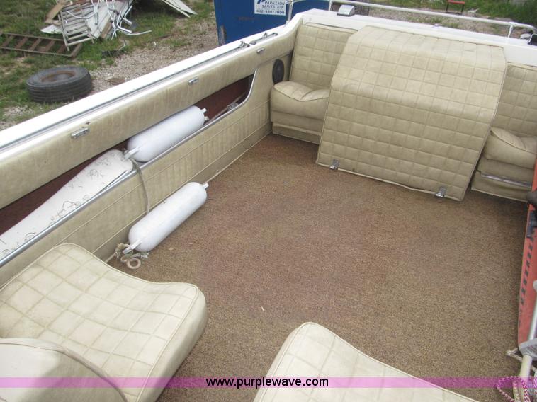 image for item F7089 1973 Delta 22' ski boat