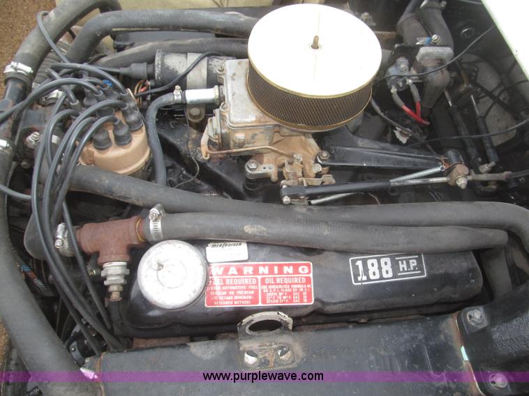 image for item F7089 1973 Delta 22' ski boat