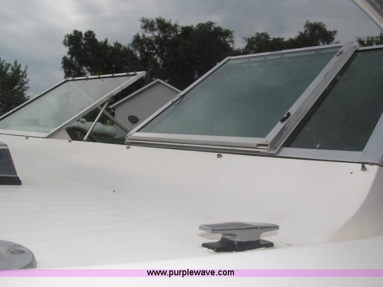 image for item F7089 1973 Delta 22' ski boat