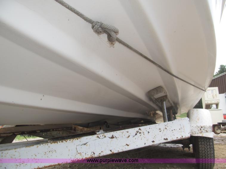 image for item F7089 1973 Delta 22' ski boat