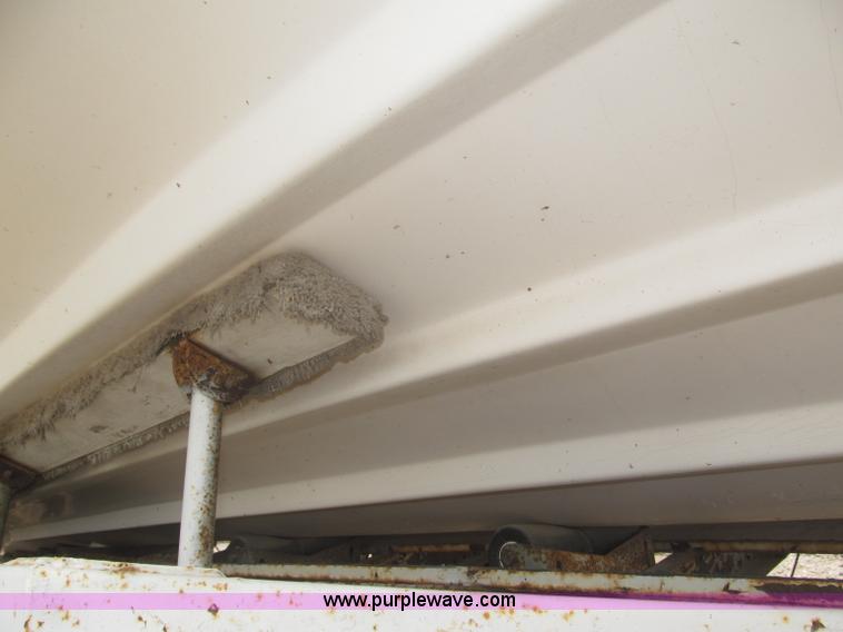 image for item F7089 1973 Delta 22' ski boat