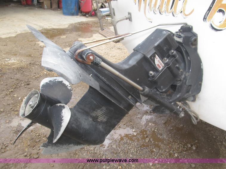 image for item F7089 1973 Delta 22' ski boat