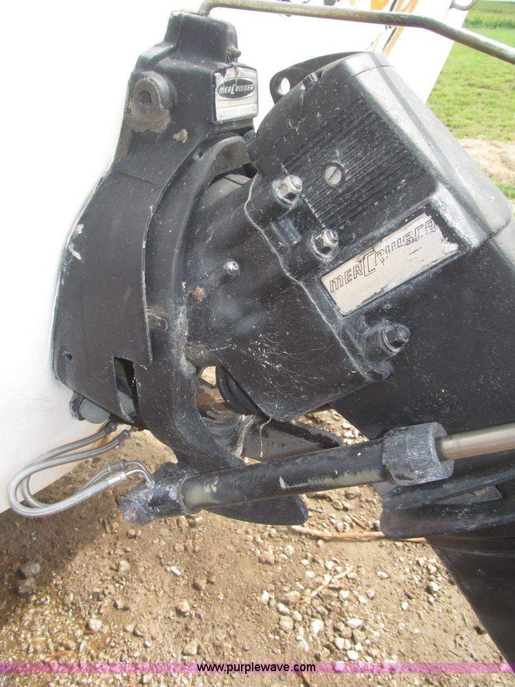 image for item F7089 1973 Delta 22' ski boat