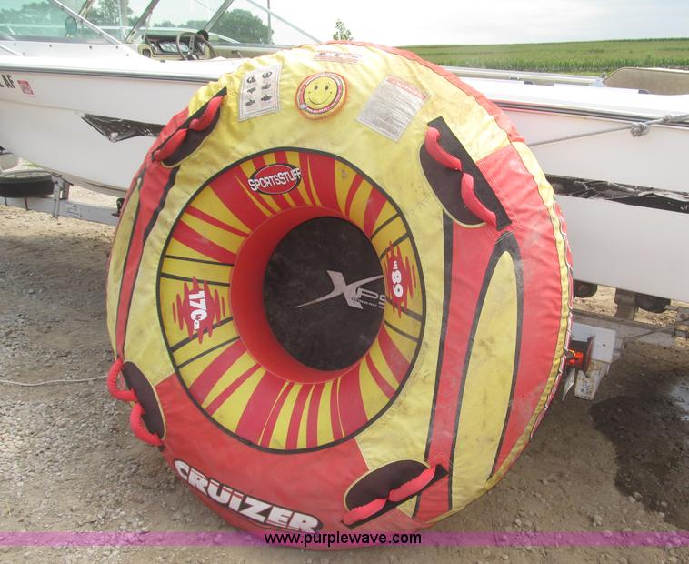 image for item F7089 1973 Delta 22' ski boat