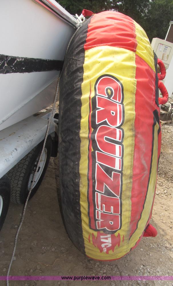 image for item F7089 1973 Delta 22' ski boat