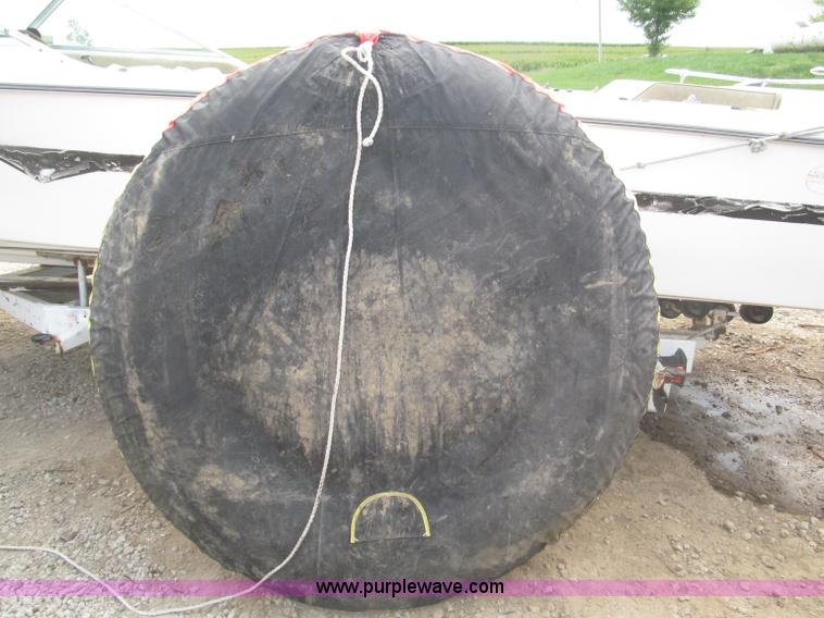 image for item F7089 1973 Delta 22' ski boat