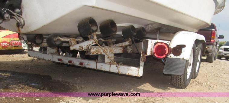 image for item F7089 1973 Delta 22' ski boat