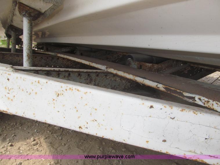 image for item F7089 1973 Delta 22' ski boat