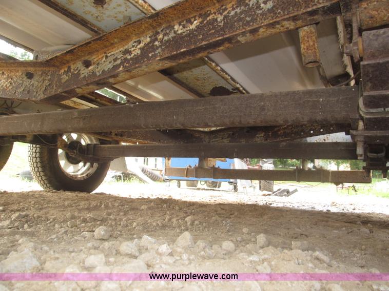 image for item F7089 1973 Delta 22' ski boat