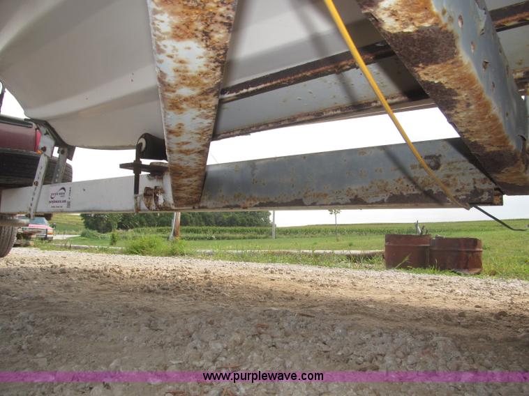 image for item F7089 1973 Delta 22' ski boat