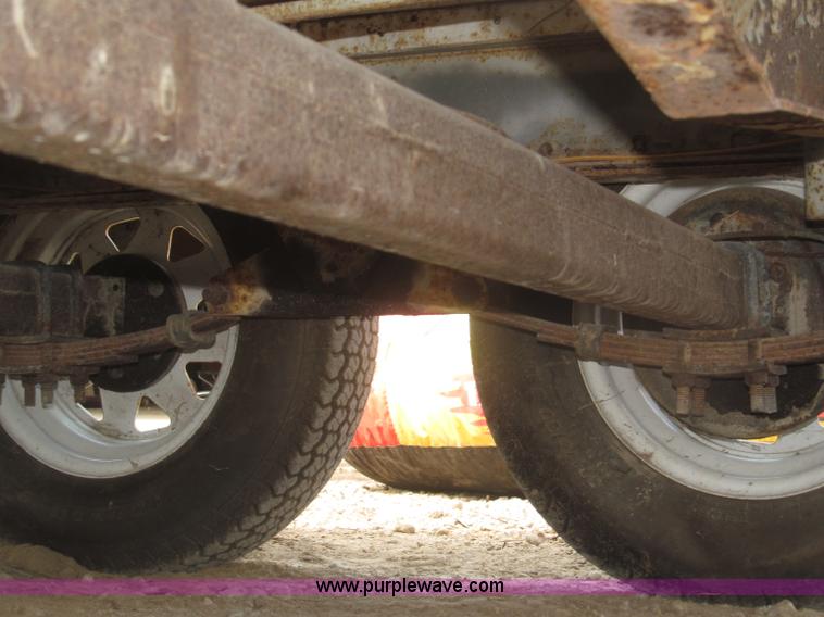 image for item F7089 1973 Delta 22' ski boat