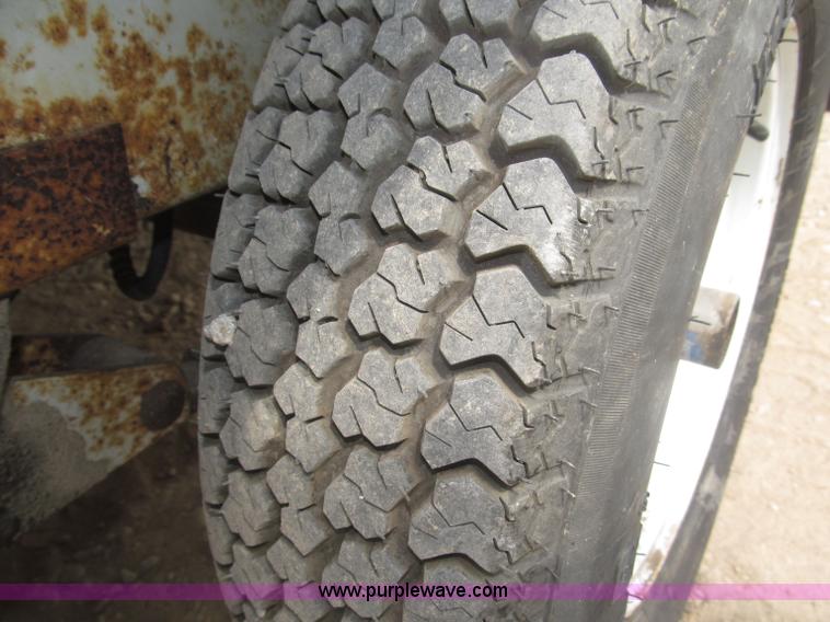 image for item F7089 1973 Delta 22' ski boat