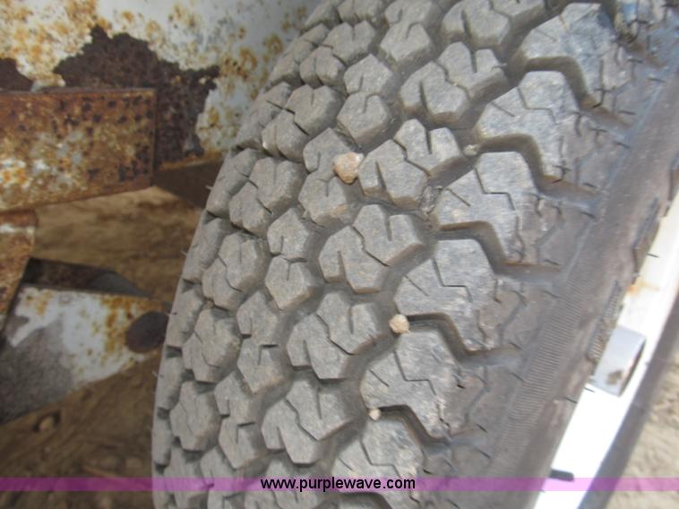 image for item F7089 1973 Delta 22' ski boat