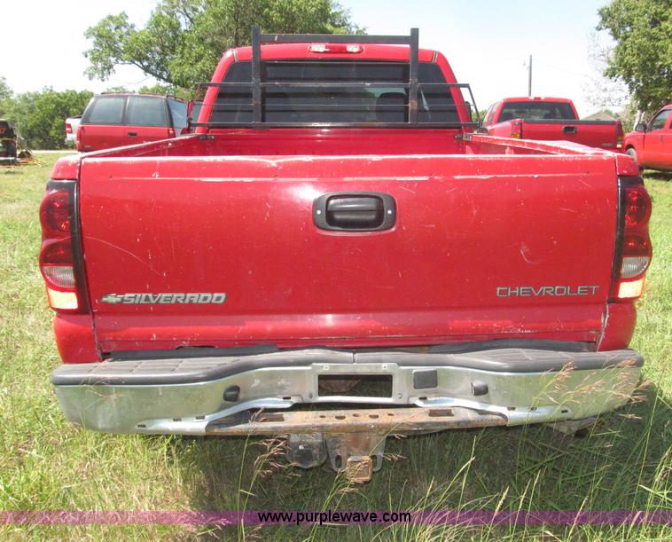 image for item F7095 2007 Chevrolet Silverado Classic 2500HD LT Crew Cab pickup truck