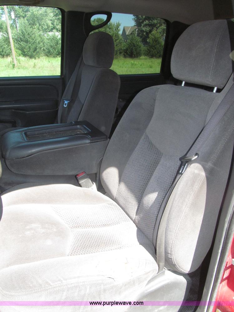 image for item F7095 2007 Chevrolet Silverado Classic 2500HD LT Crew Cab pickup truck