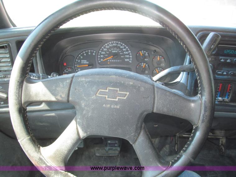 image for item F7095 2007 Chevrolet Silverado Classic 2500HD LT Crew Cab pickup truck